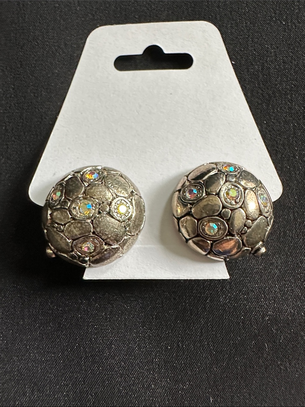 Vintage silvertone EUC clip earrings. Pebbled design dome w/ AB crystal accents